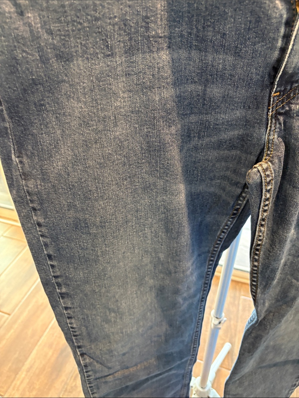 Levi Men's Dark Blue Denim Jeans 44x30 - Picture 2 of 4